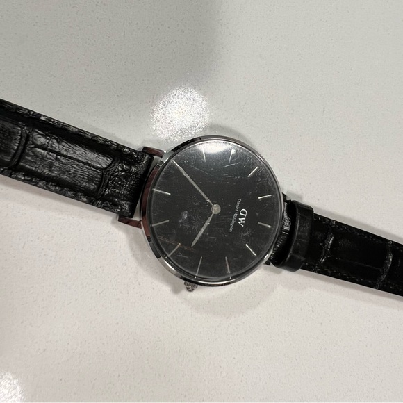 Women’s Daniel Wellington Watch - Picture 6 of 10